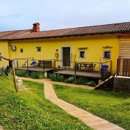 Homestead Zavadlal - Domacija Zavadlal Komen Exterior photo