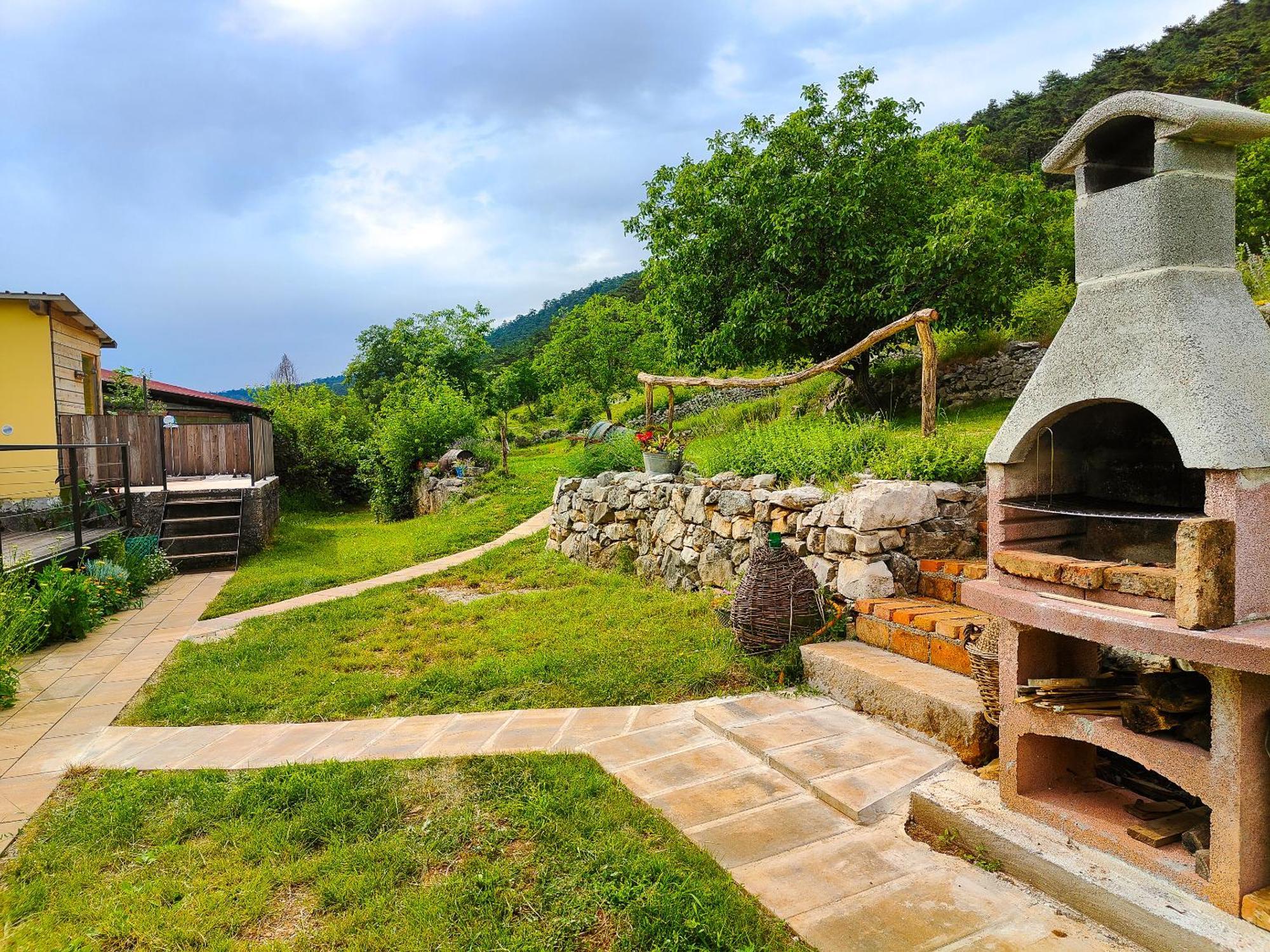 Homestead Zavadlal - Domacija Zavadlal Komen Exterior photo